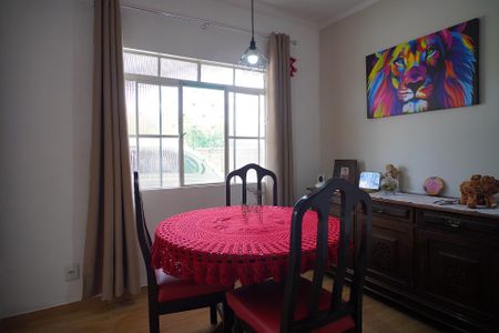 Casa à venda com 535m², 5 quartos e 1 vagaSala 