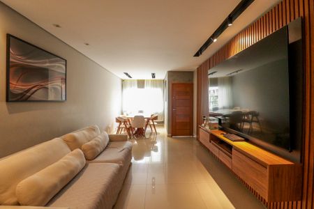 Casa à venda com 150m², 3 quartos e 4 vagasSala
