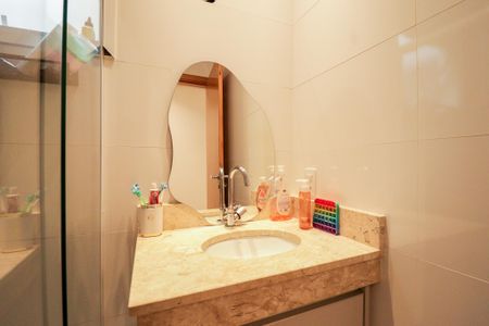 Casa à venda com 150m², 3 quartos e 4 vagasBanheiro Social