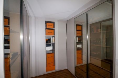 Casa à venda com 150m², 3 quartos e 4 vagasCloset da Suíte