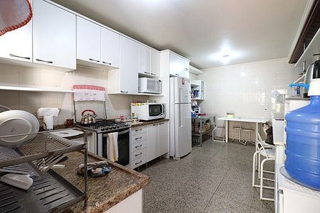 Casa à venda com 262m², 3 quartos e 6 vagasCozinha