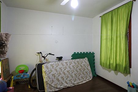 Casa à venda com 262m², 3 quartos e 6 vagasQuarto 2