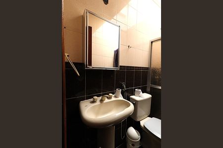 Casa à venda com 262m², 3 quartos e 6 vagasBanheiro Social