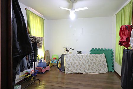 Casa à venda com 262m², 3 quartos e 6 vagasQuarto 2