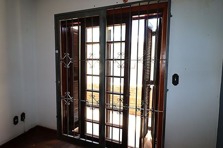 Casa à venda com 262m², 3 quartos e 6 vagasJanela do Quarto 3