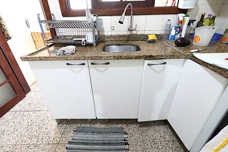 Casa à venda com 262m², 3 quartos e 6 vagasCozinha - Armários