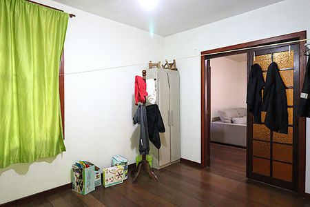 Casa à venda com 262m², 3 quartos e 6 vagasQuarto 2
