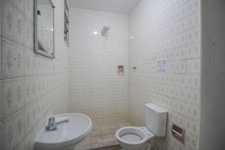 Apartamento para alugar com 74m², 3 quartos e sem vagaBanheiro