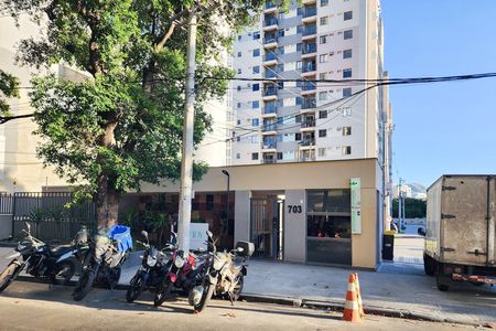 Fachada do Condomínio  de apartamento para alugar com 3 quartos, 65m² em Cachambi, Rio de Janeiro
