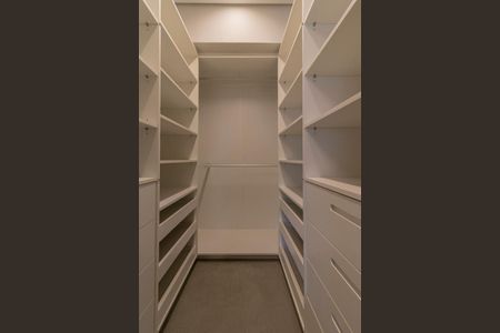 Apartamento para alugar com 70m², 1 quarto e 1 vaga Apartamento para alugar com 70m², 1 quarto e 1 vagaCloset da Suíte