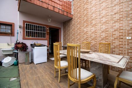 Casa à venda com 127m², 3 quartos e 2 vagasQuintal