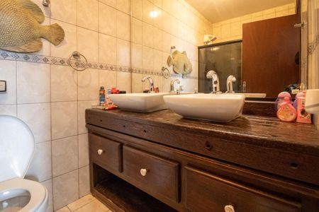 Casa à venda com 127m², 3 quartos e 2 vagasBanheiro da suíte