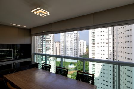 Apartamento para alugar com 200m², 3 quartos e 3 vagasVaranda da sala