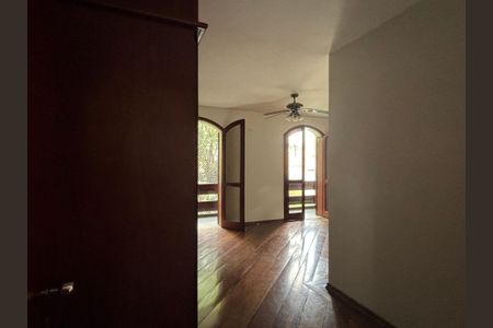 Casa à venda com 234m², 4 quartos e 3 vagasSuíte 2