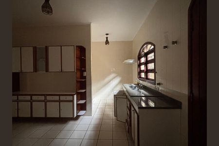 Casa à venda com 234m², 4 quartos e 3 vagasCozinha