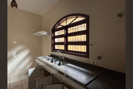 Casa à venda com 234m², 4 quartos e 3 vagasCozinha