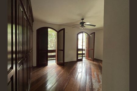 Casa à venda com 234m², 4 quartos e 3 vagasSuíte 2