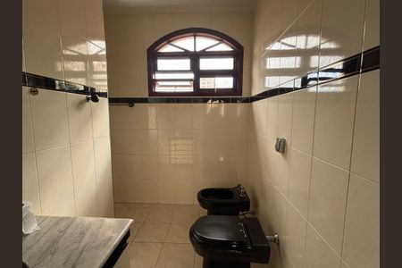 Casa à venda com 234m², 4 quartos e 3 vagasBanheiro Social