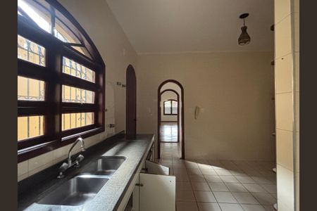 Casa à venda com 234m², 4 quartos e 3 vagasCozinha