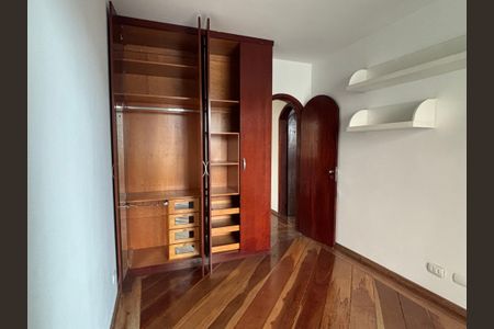 Casa à venda com 234m², 4 quartos e 3 vagasQuarto 1