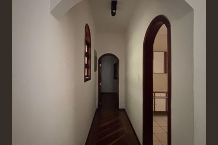 Casa à venda com 234m², 4 quartos e 3 vagasCorredor