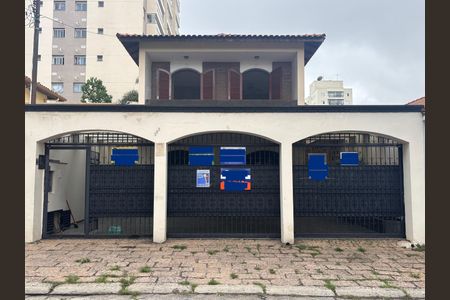 Casa à venda com 234m², 4 quartos e 3 vagasFachada