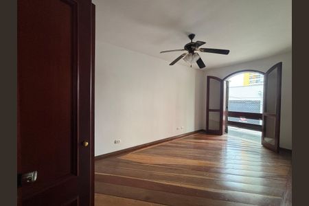 Casa à venda com 234m², 4 quartos e 3 vagasQuarto 2