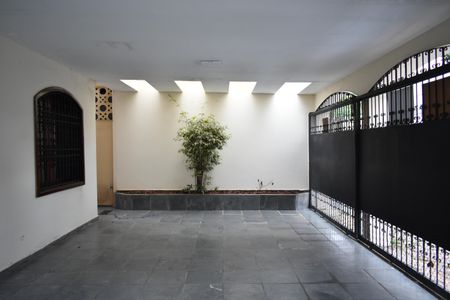 Casa à venda com 234m², 4 quartos e 3 vagasGaragem