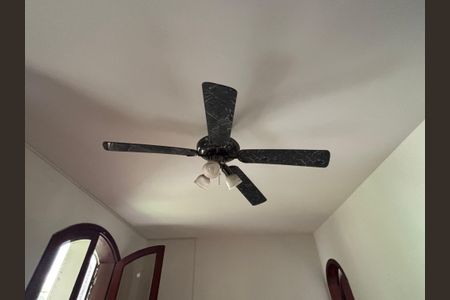 Casa à venda com 234m², 4 quartos e 3 vagasSuíte 2