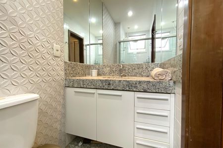 Apartamento à venda com 100m², 3 quartos e 2 vagas Apartamento à venda com 100m², 3 quartos e 2 vagasBanheiro da Suíte 1