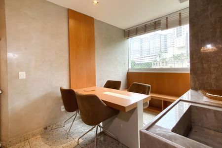 Apartamento à venda com 100m², 3 quartos e 2 vagas Apartamento à venda com 100m², 3 quartos e 2 vagasEspaço Gourmet