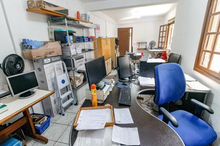 Casa de condomínio à venda com 509m², 5 quartos e 4 vagas Casa de condomínio à venda com 509m², 5 quartos e 4 vagasSala - Edícula