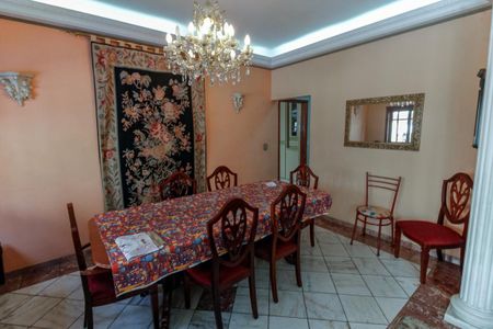 Casa de condomínio à venda com 509m², 5 quartos e 4 vagas Casa de condomínio à venda com 509m², 5 quartos e 4 vagasSala 4 - Jantar