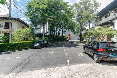 Casa de condomínio à venda com 509m², 5 quartos e 4 vagas Casa de condomínio à venda com 509m², 5 quartos e 4 vagasCondomínio