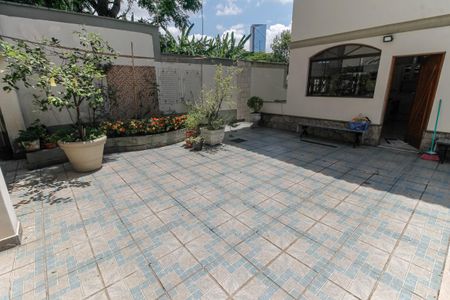 Casa de condomínio à venda com 509m², 5 quartos e 4 vagas Casa de condomínio à venda com 509m², 5 quartos e 4 vagasQuintal