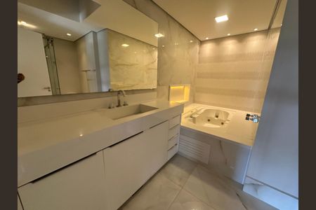 Apartamento para alugar com 128m², 3 quartos e 2 vagasBanheiro da Suíte 3