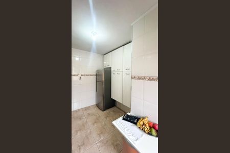 Cozinha de apartamento à venda com 2 quartos, 57m² em Vila Inglesa, São Paulo