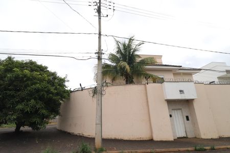 Casa para alugar com 390m², 3 quartos e 2 vagasFachada