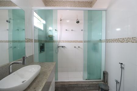 Casa para alugar com 390m², 3 quartos e 2 vagasBanheiro do Quarto 1