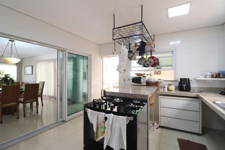 Casa para alugar com 390m², 3 quartos e 2 vagasCozinha