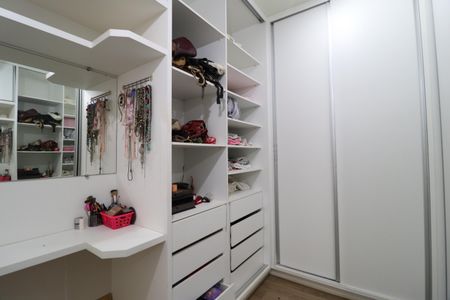 Casa para alugar com 390m², 3 quartos e 2 vagasQuarto 1 - Suíte - Closet