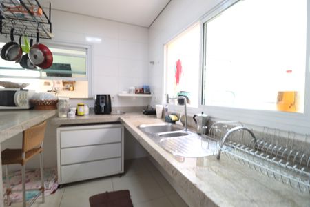 Casa para alugar com 390m², 3 quartos e 2 vagasCozinha