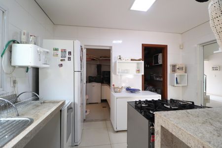 Casa para alugar com 390m², 3 quartos e 2 vagasCozinha