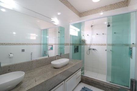 Casa para alugar com 390m², 3 quartos e 2 vagasBanheiro do Quarto 1