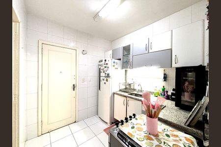 Apartamento à venda com 90m², 2 quartos e sem vaga Apartamento à venda com 90m², 2 quartos e sem vagaCozinha