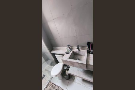 Banheiro de apartamento para alugar com 2 quartos, 45m² em Parque Industrial, Campinas