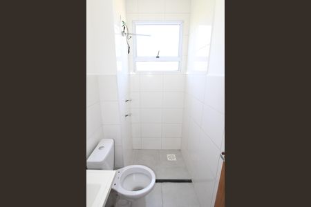 Banheiro de apartamento para alugar com 2 quartos, 38m² em Morada do Fênix, São José dos Campos