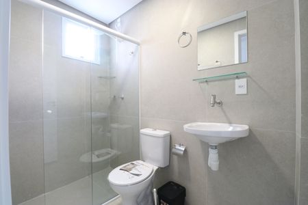 Banheiro de kitnet/studio para alugar com 1 quarto, 26m² em Barra Funda, São Paulo