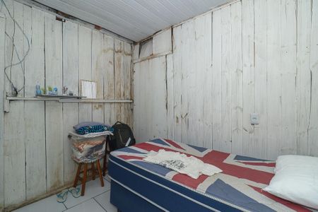 Quarto de casa para alugar com 2 quartos, 10m² em Rubem Berta, Porto Alegre