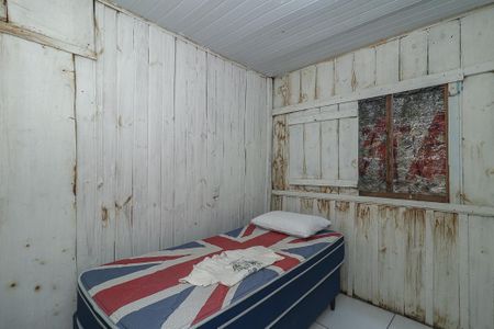 Quarto de casa para alugar com 2 quartos, 10m² em Rubem Berta, Porto Alegre